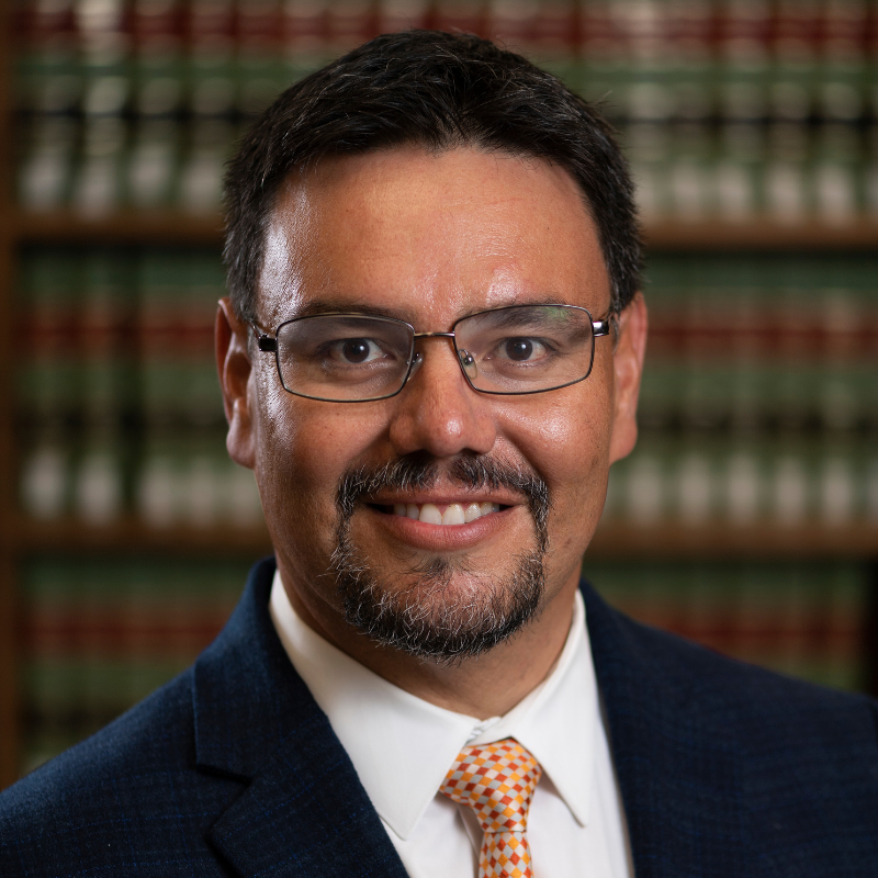 Hector Linares headshot