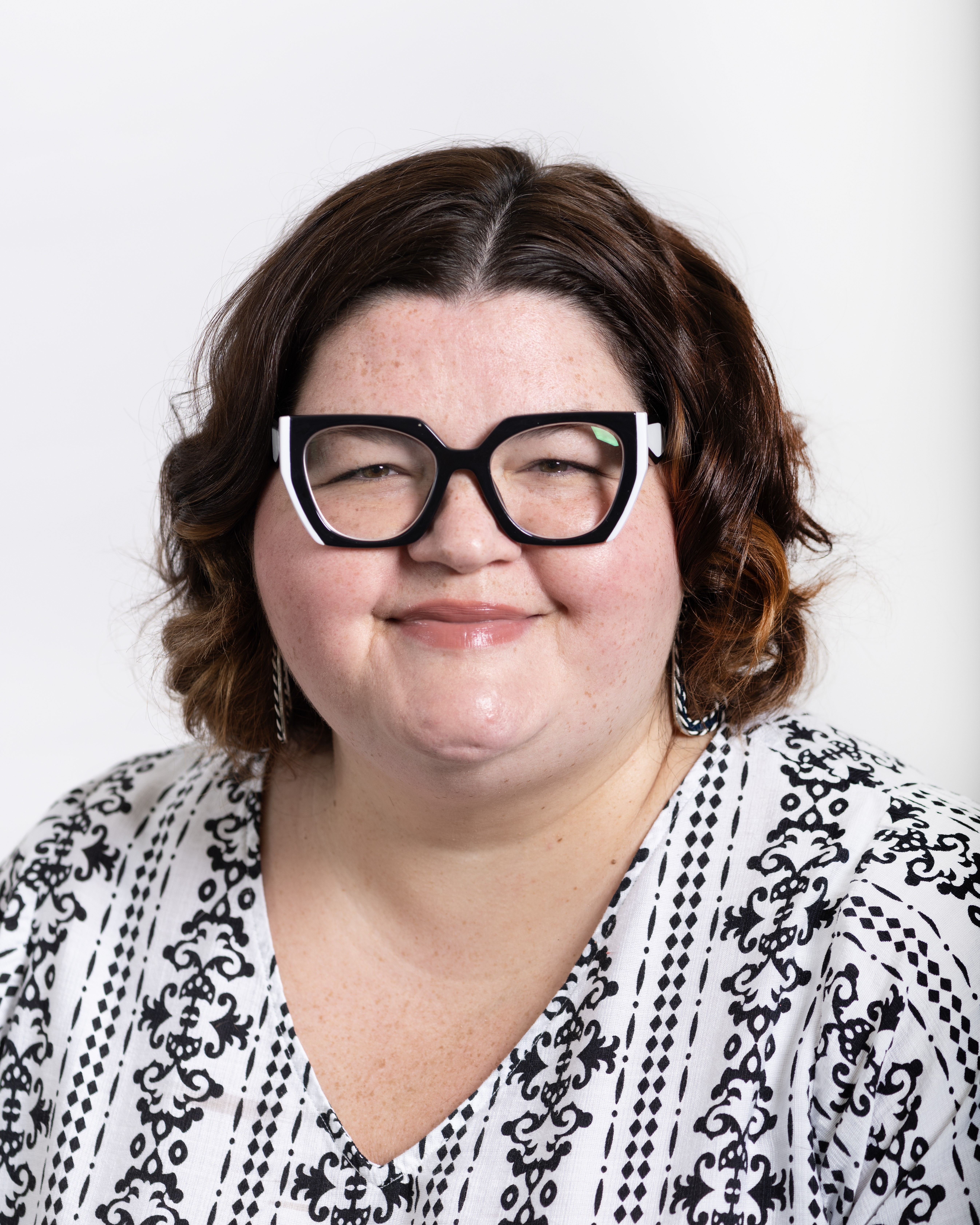 Tori Luwisch-deLaureal headshot